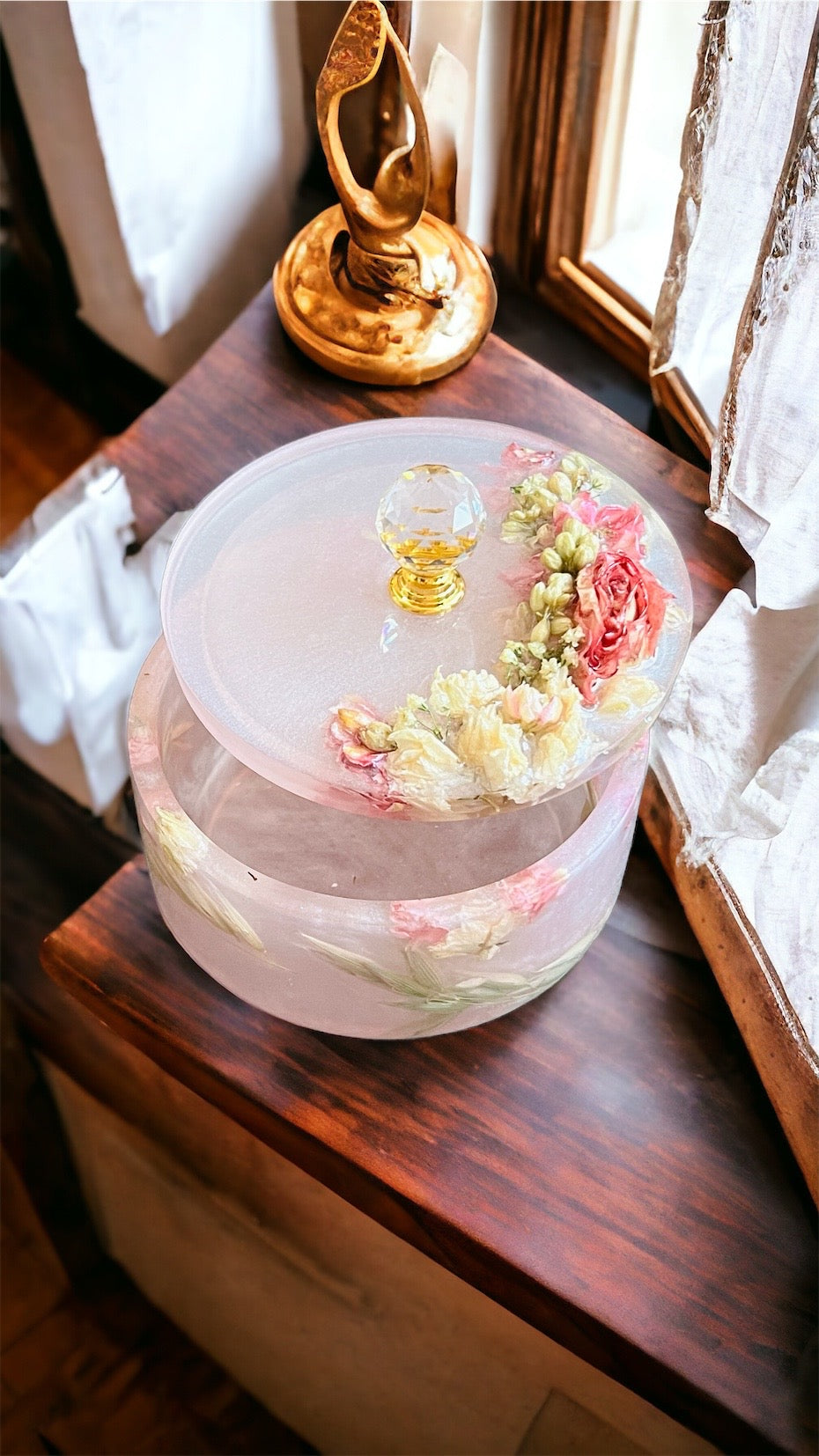 Schmuckkästchen aus Epoxidharz Handgefertigt mit natürlichen Blumen / Aufbewahrungskästchen / Epoxidart / Schmuck / Unikat / Echte Blumen