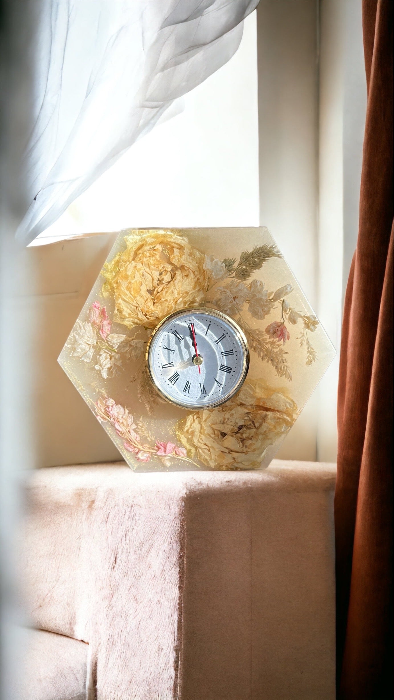 Uhr aus Epoxidharz Handgefertigt mit natürlichen Blumen / Uhren / Epoxidart / Schmuck / Unikat / Echte Blumen