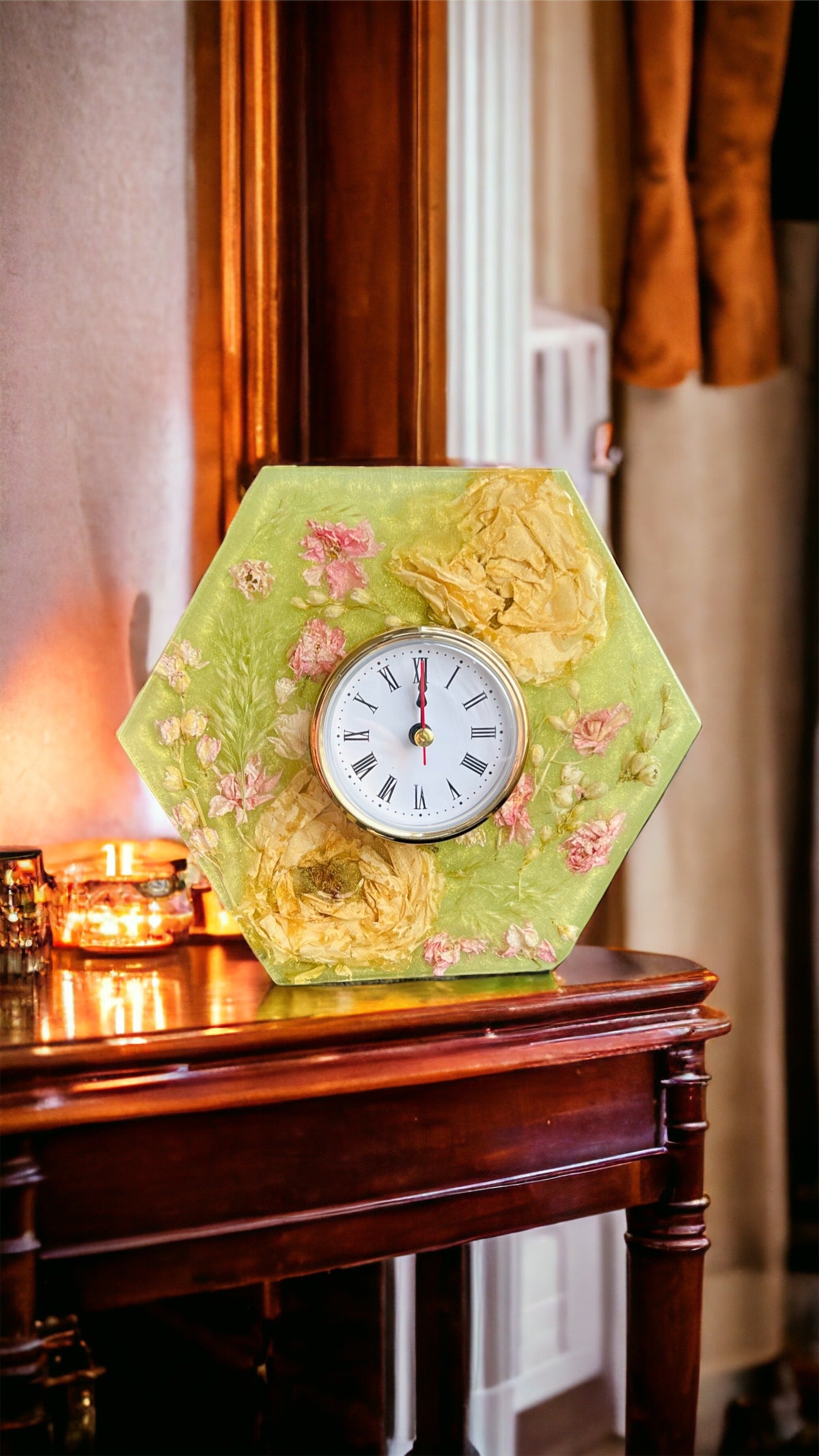 Uhr aus Epoxidharz Handgefertigt mit natürlichen Blumen / Uhren / Epoxidart / Schmuck / Unikat / Echte Blumen