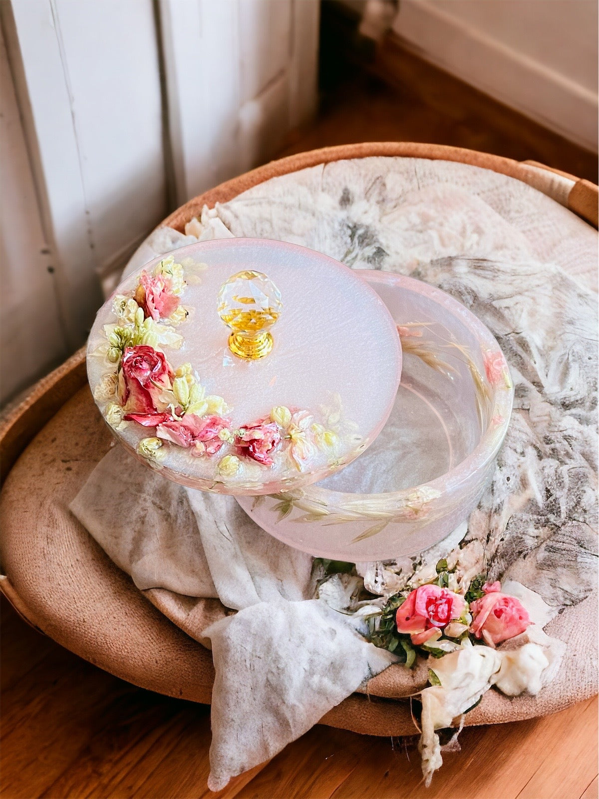 Schmuckkästchen aus Epoxidharz Handgefertigt mit natürlichen Blumen / Aufbewahrungskästchen / Epoxidart / Schmuck / Unikat / Echte Blumen