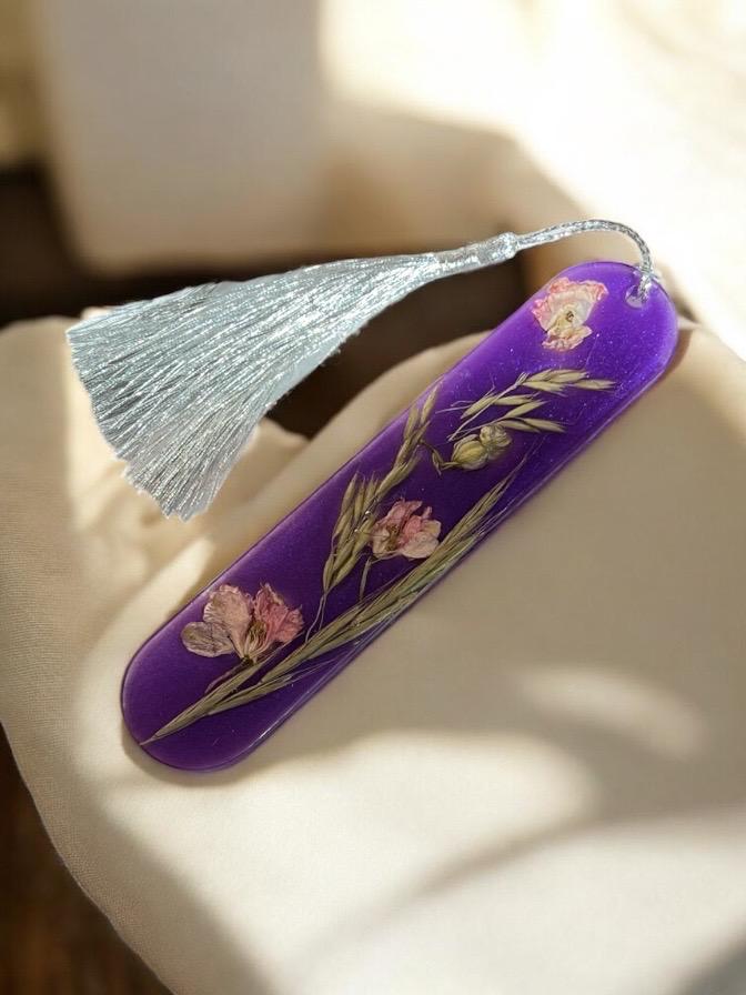 Floral page marker with dried flowers