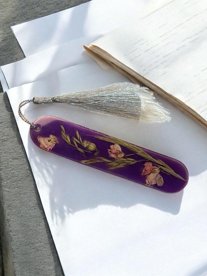 Book lover gift resin bookmark