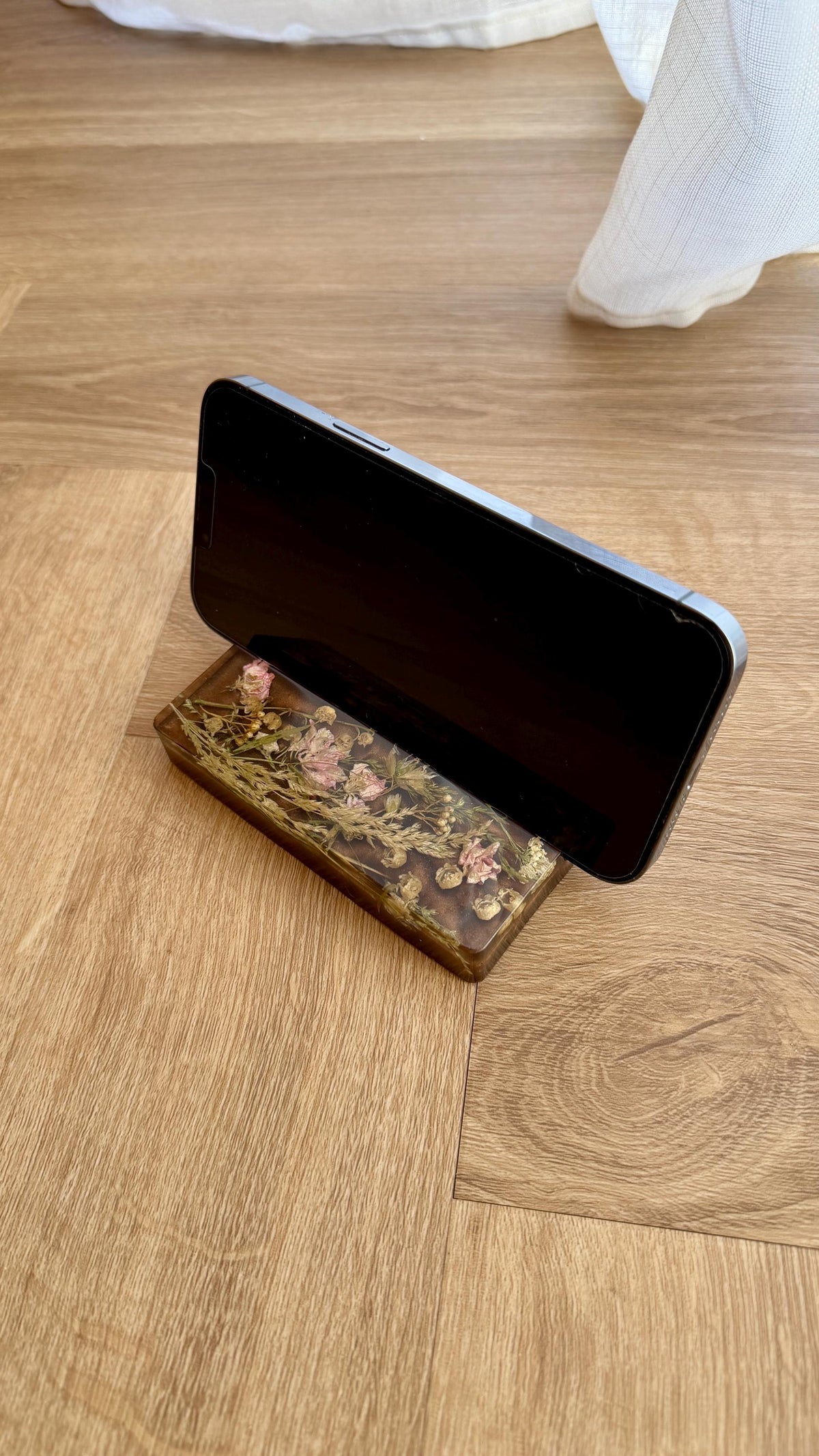 Phone stand side view