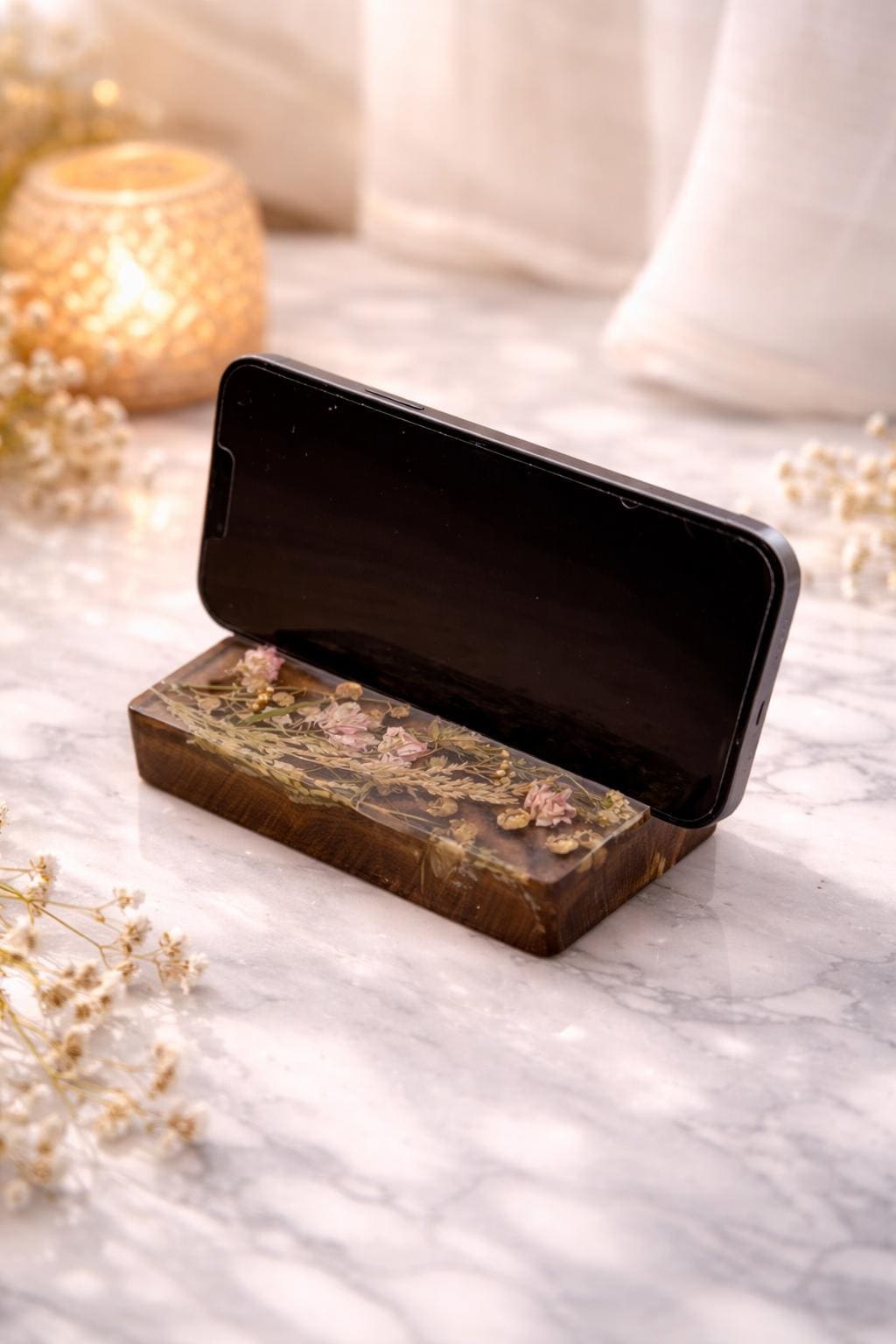 Pressed flower phone holder