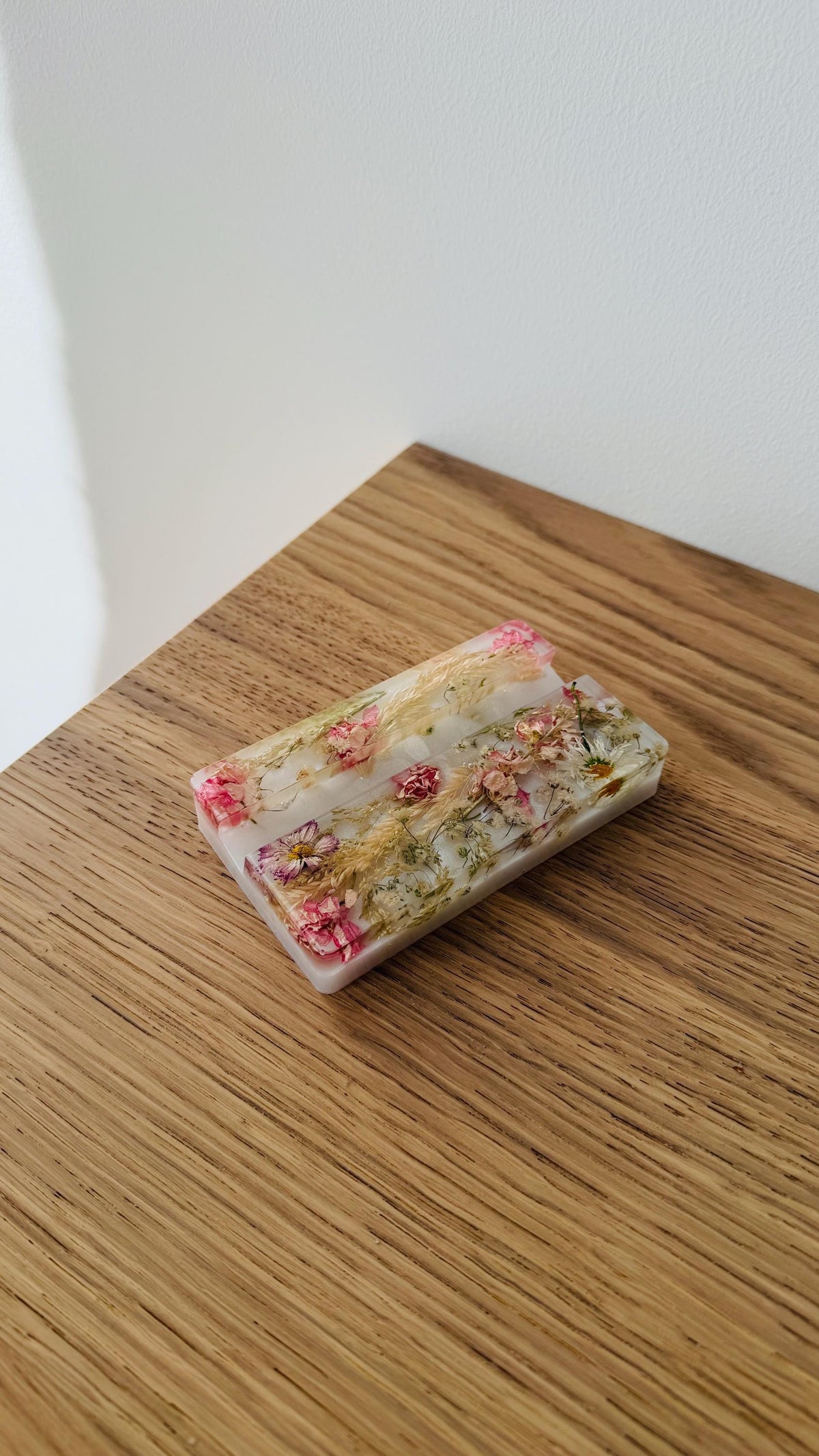 Resin phone stand with dried flowers
