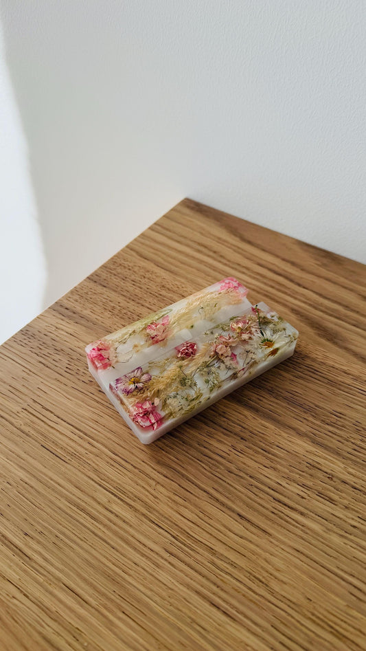 Resin phone stand with dried flowers