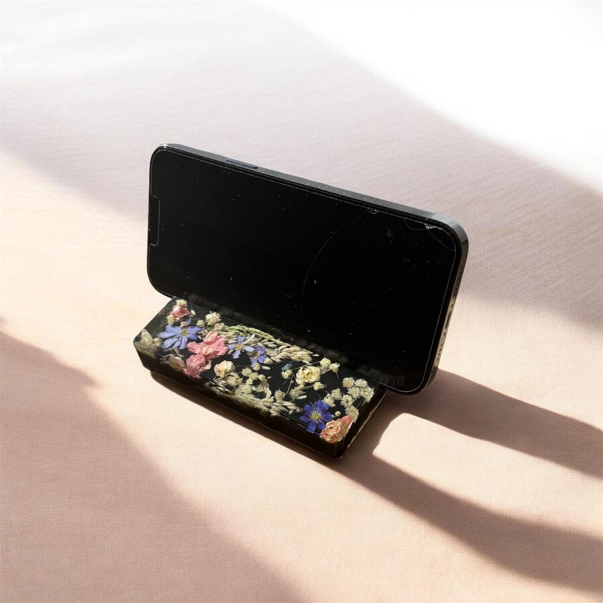 Epoxy phone stand close up