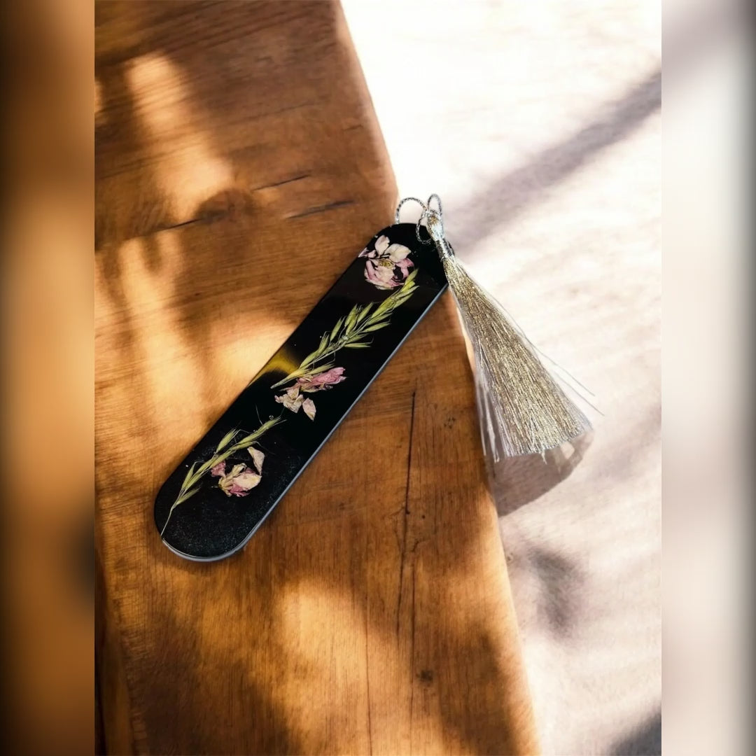 Pressed flower resin bookmark video